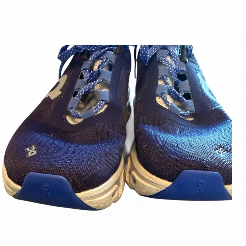 On Cloudwomen Running Shoes in Navy Blue - Picture 2 of 7